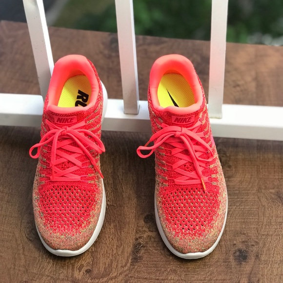 NWT Nike Lunarepic Low Flyknit 2 Hyper Punch WMNS - Picture 6 of 8